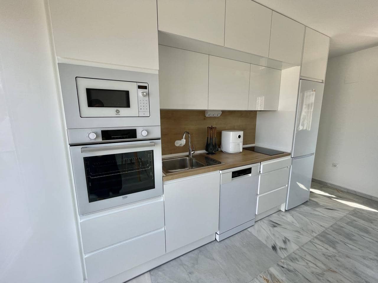 2 soveværelse Lejlighed til salg i Benidorm med swimmingpool garage - € 268.000 (Ref: 9162830)