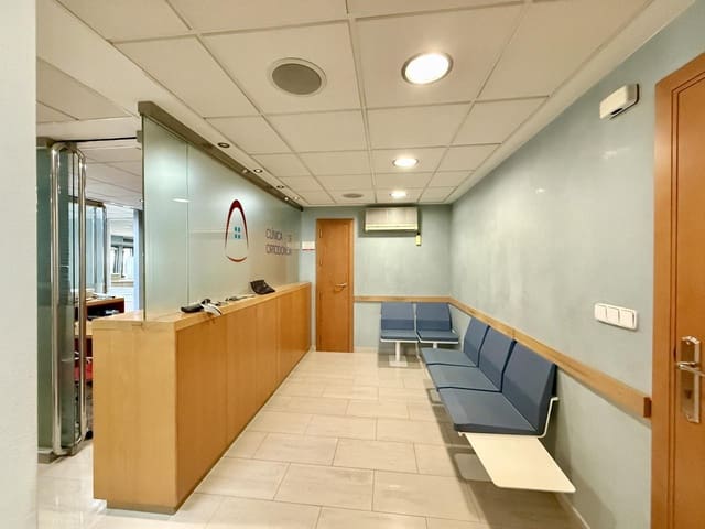 3 bedroom Office for sale in Foietes, Benidorm - € 180,000 (Ref: 9162831)