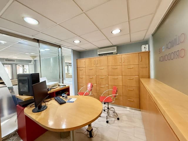 3 bedroom Office for sale in Foietes, Benidorm - € 180,000 (Ref: 9162831)