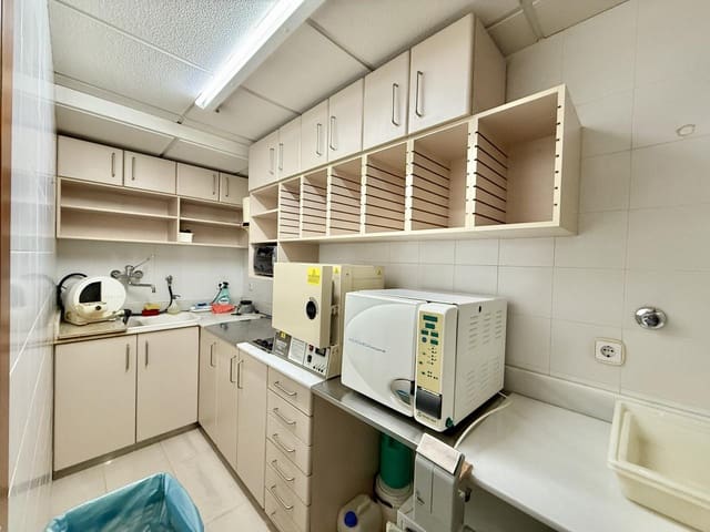 3 bedroom Office for sale in Foietes, Benidorm - € 180,000 (Ref: 9162831)