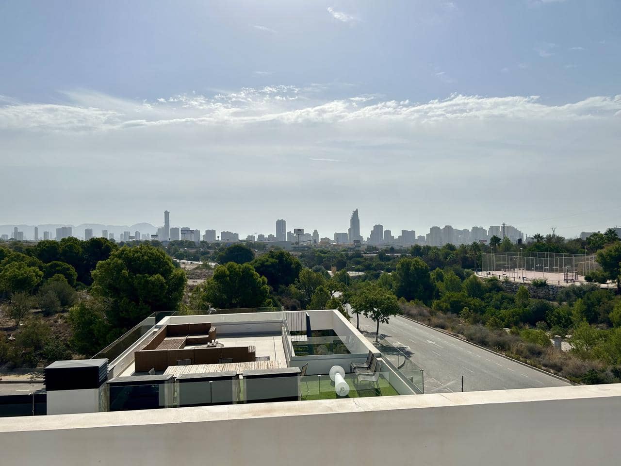 Chalet de 3 habitaciones en Finestrat en venta con piscina garaje - 825.000 € (Ref: 9200951)