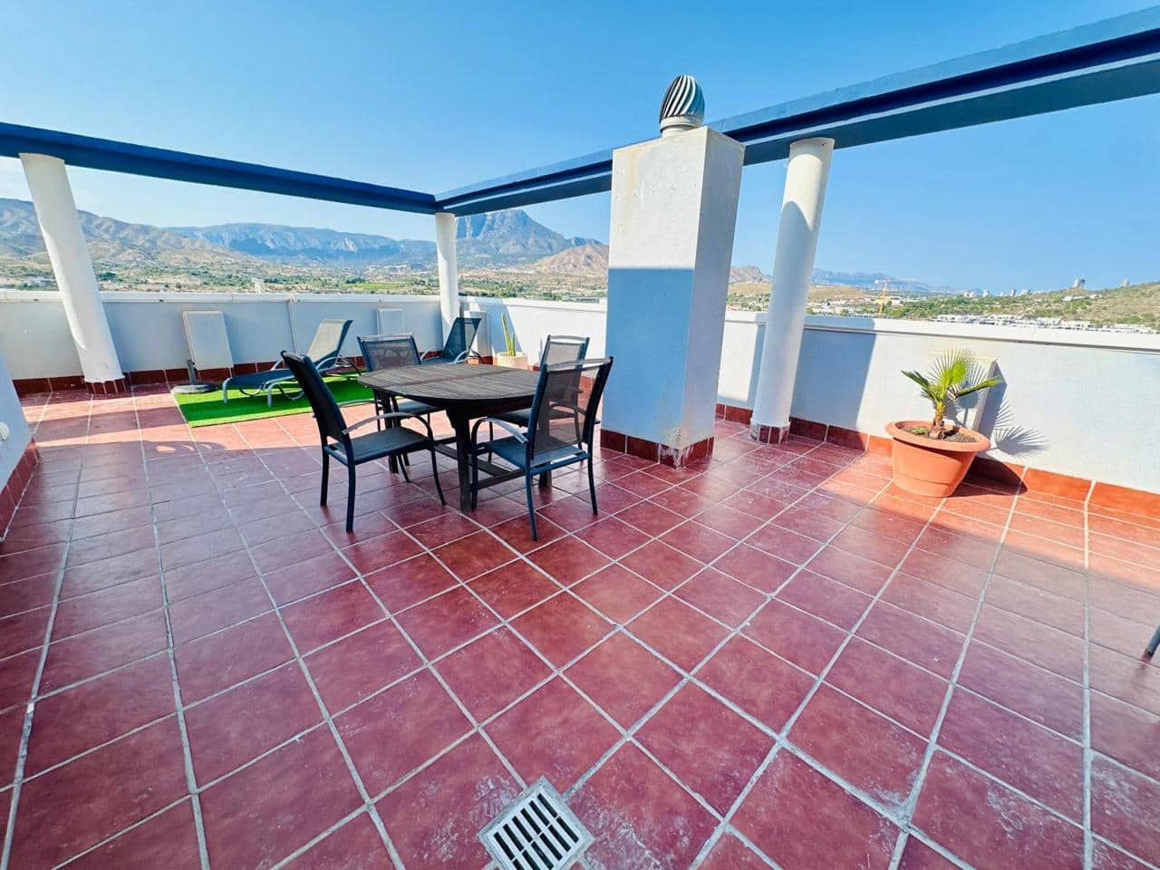 2 bedroom Flat for sale in La Villajoyosa / Vila Joiosa with garage - € 375,000 (Ref: 9218615)
