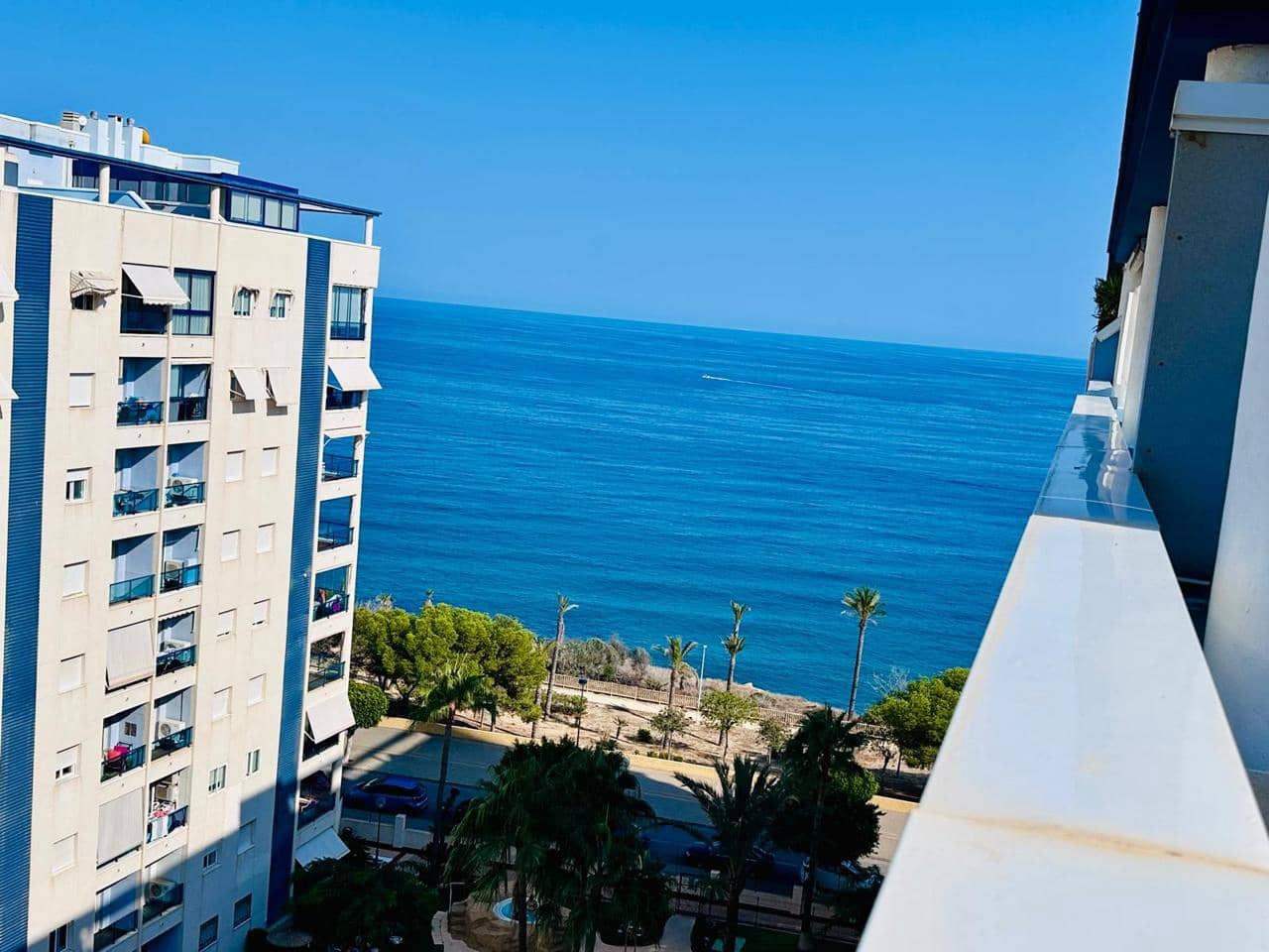 2 bedroom Flat for sale in La Villajoyosa / Vila Joiosa with garage - € 375,000 (Ref: 9218615)