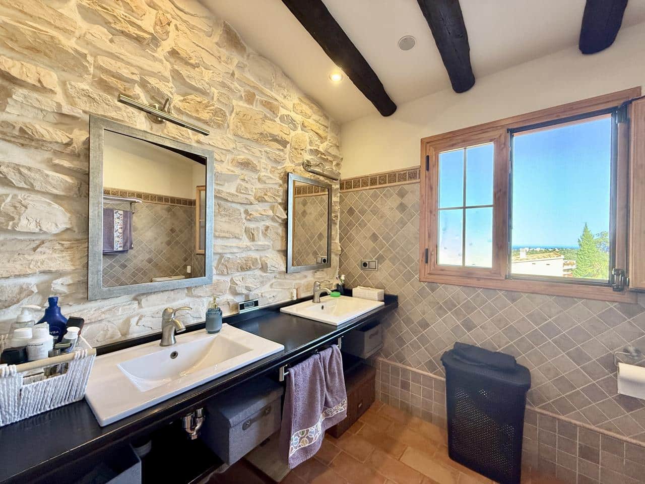 Chalet de 2 habitaciones en La Nucia en venta con garaje - 275.000 € (Ref: 9258024)