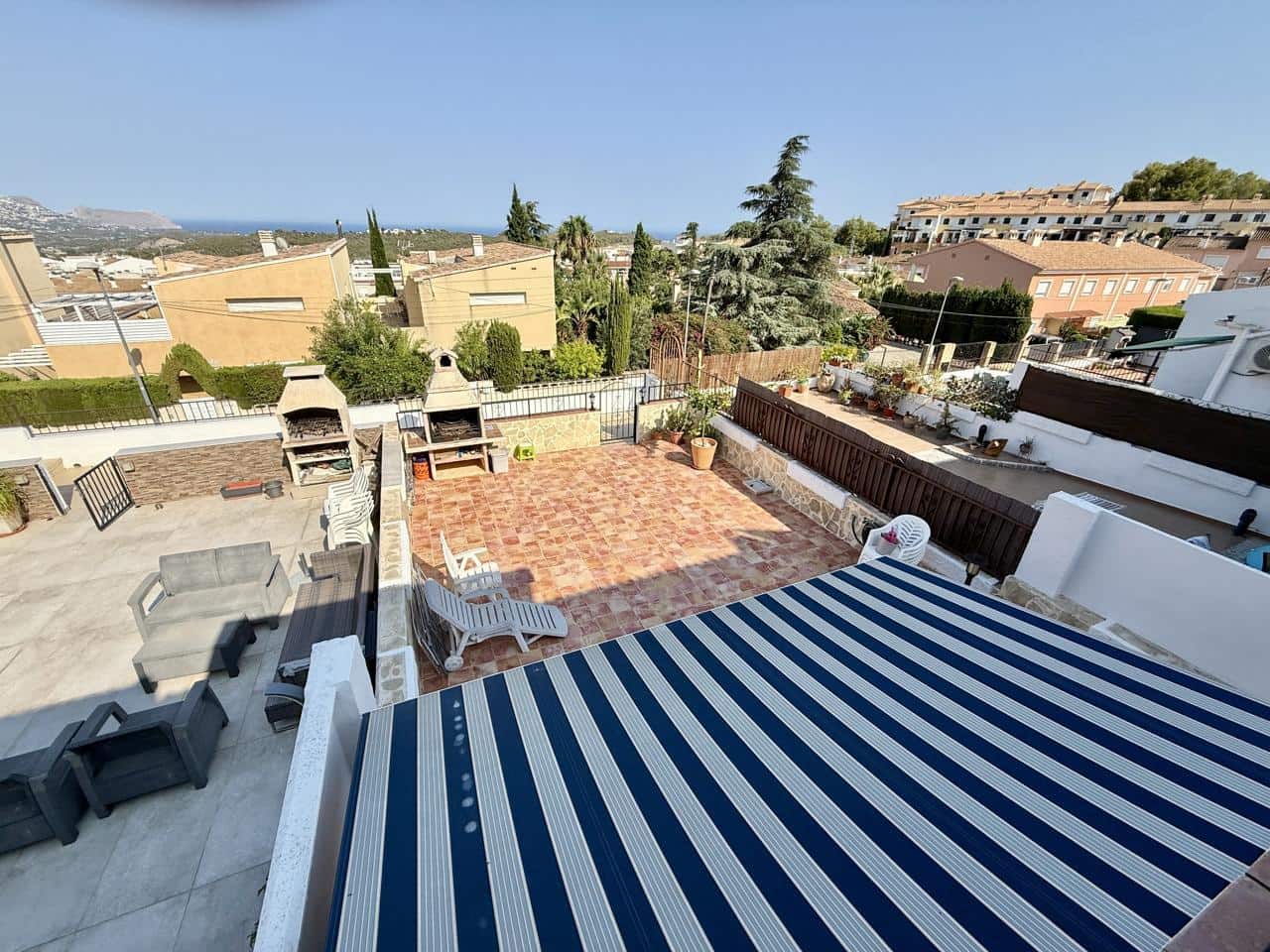 Chalet de 2 habitaciones en La Nucia en venta con garaje - 275.000 € (Ref: 9258024)