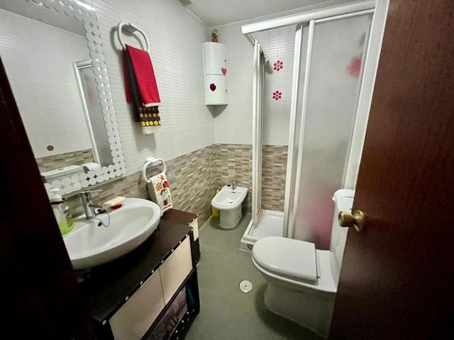 1 bedroom Flat for sale in Levante, Benidorm with pool garage - € 163,000 (Ref: 9293302)