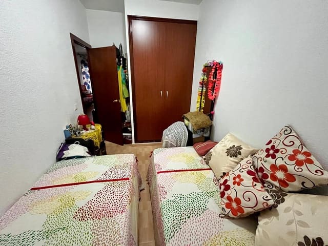 1 bedroom Flat for sale in Levante, Benidorm with pool garage - € 163,000 (Ref: 9293302)