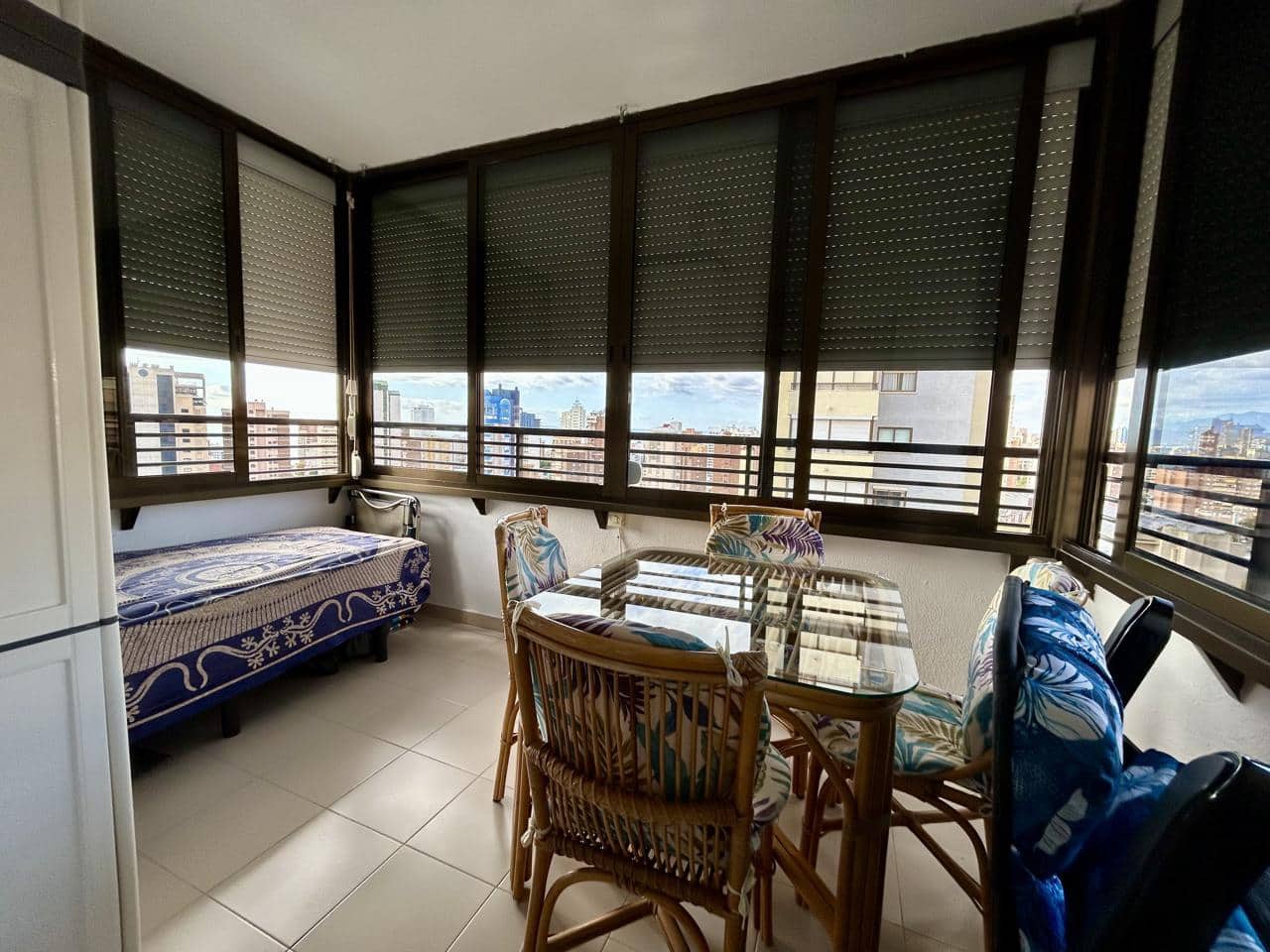 2 soveværelse Lejlighed til salg i Benidorm med swimmingpool - € 220.000 (Ref: 9357498)