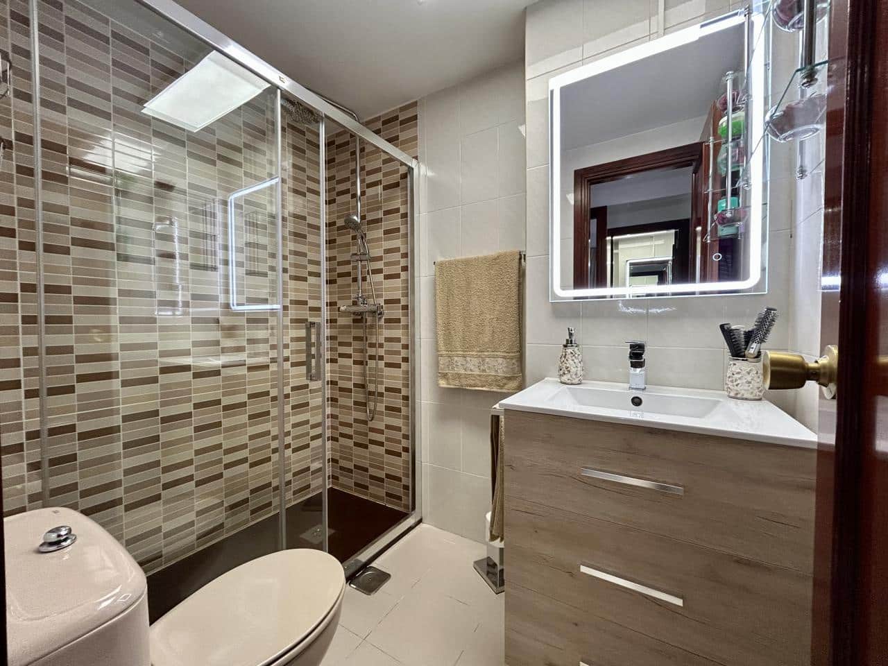 2 soveværelse Lejlighed til salg i Benidorm med swimmingpool - € 220.000 (Ref: 9357498)