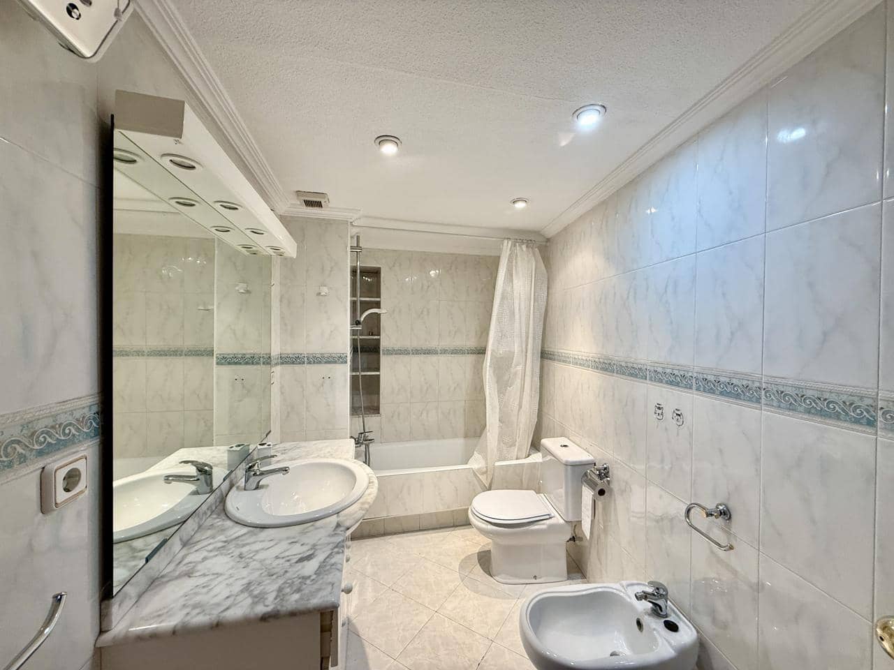 3 quarto Apartamento para venda em Benidorm com garagem - 295 000 € (Ref: 9369147)