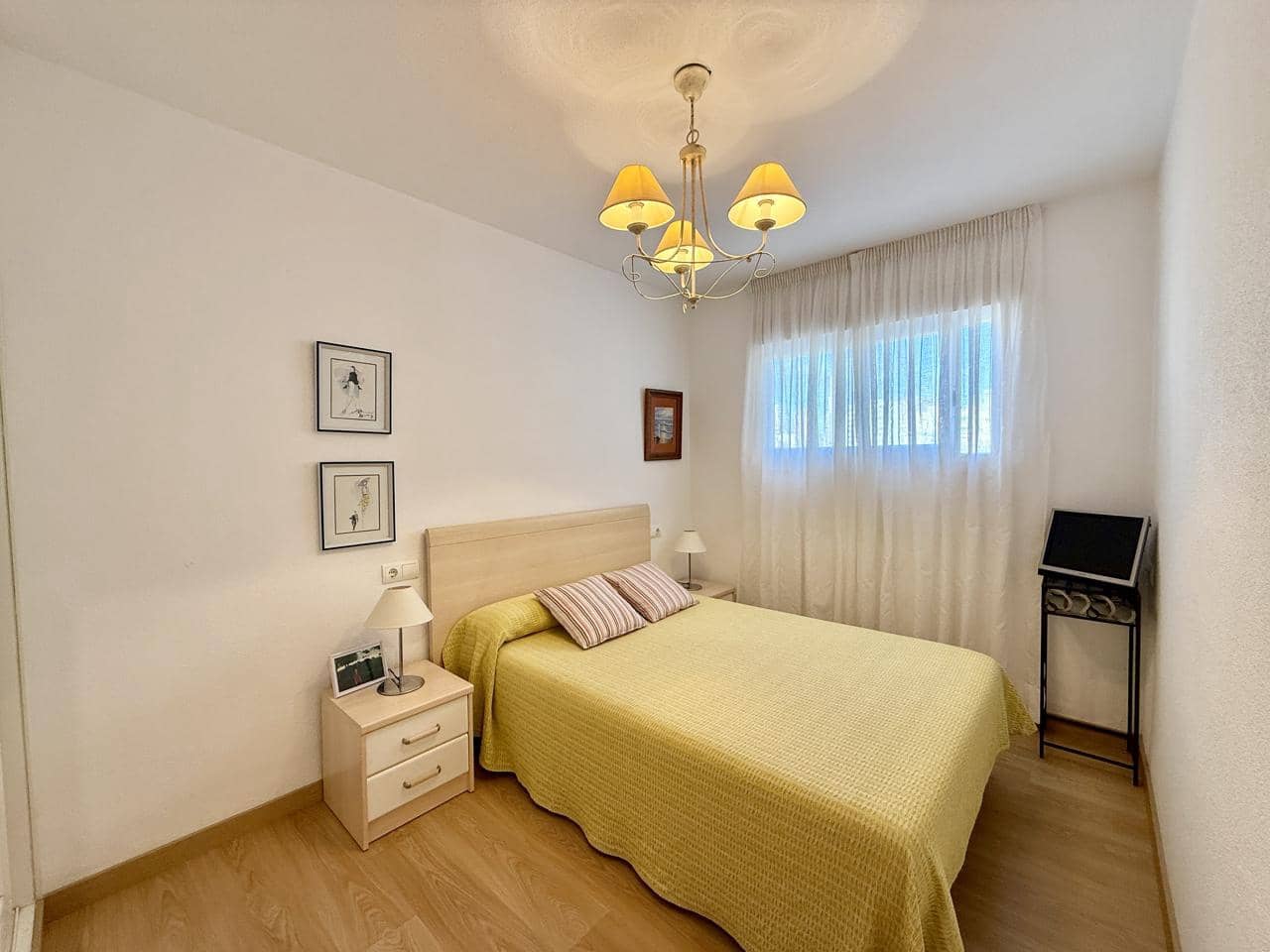 2 bedroom Flat for sale in Benidorm with pool garage - € 300,000 (Ref: 9396735)