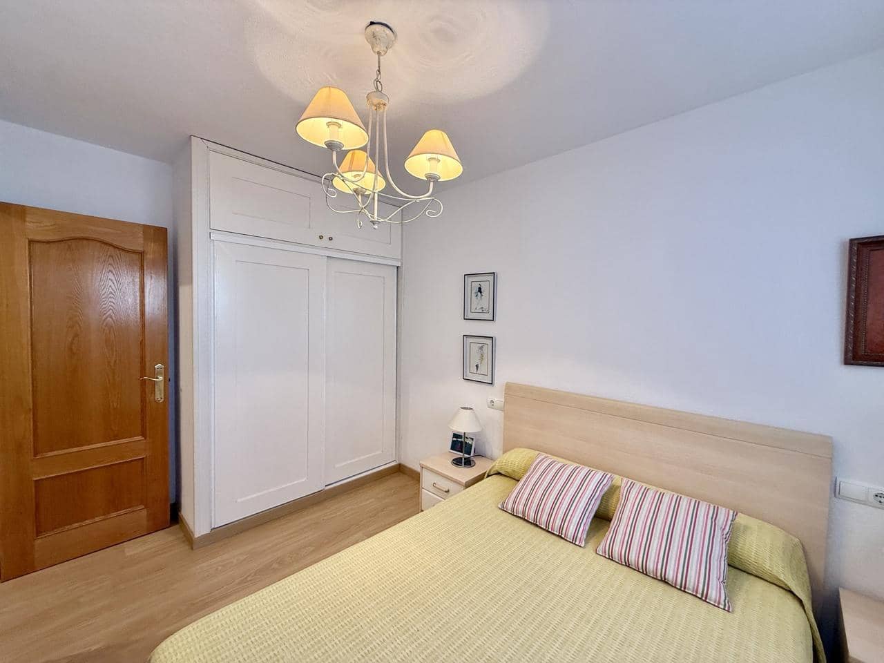 2 bedroom Flat for sale in Benidorm with pool garage - € 300,000 (Ref: 9396735)