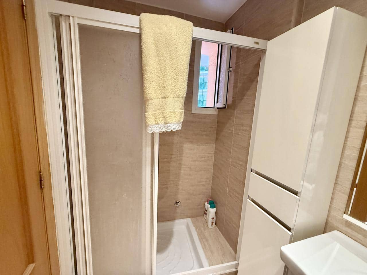 2 bedroom Flat for sale in Benidorm with pool garage - € 300,000 (Ref: 9396735)