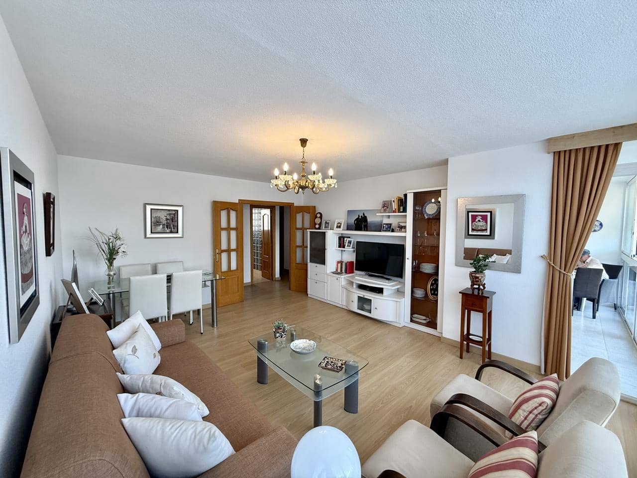 2 bedroom Flat for sale in Benidorm with pool garage - € 300,000 (Ref: 9396735)