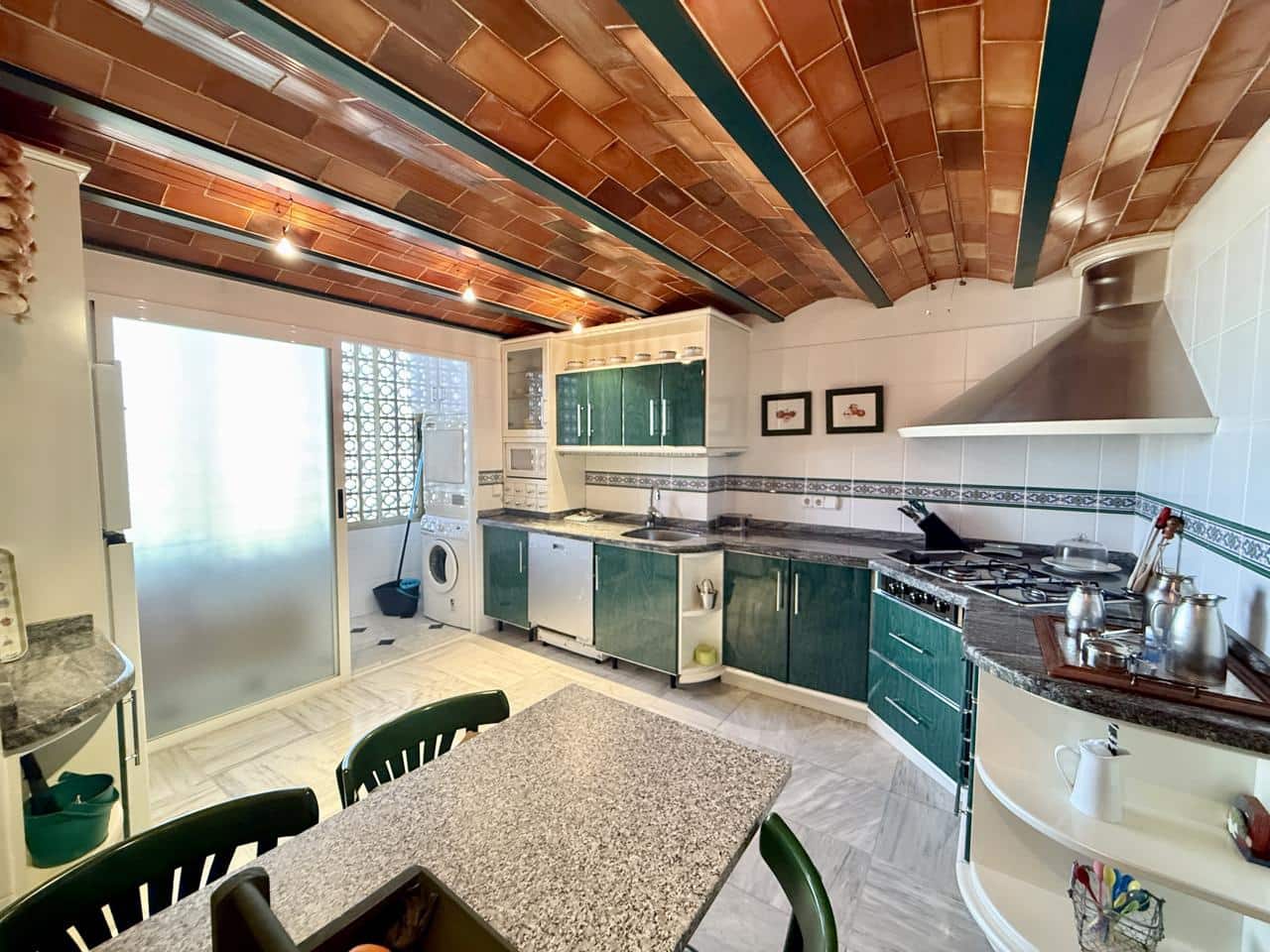 4 soveværelse Lejlighed til salg i Benidorm med swimmingpool garage - € 950.000 (Ref: 9399825)