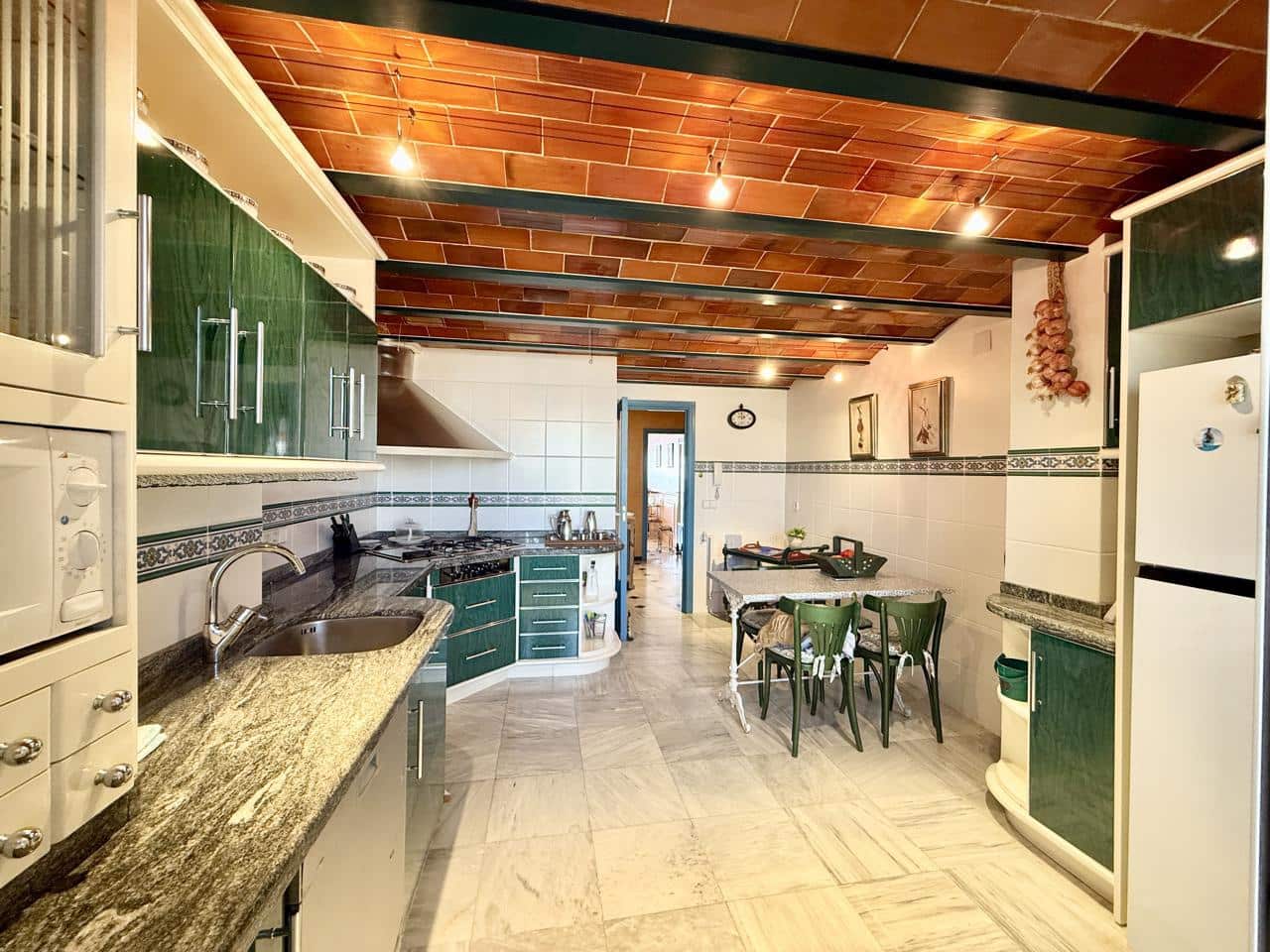 4 soveværelse Lejlighed til salg i Benidorm med swimmingpool garage - € 950.000 (Ref: 9399825)