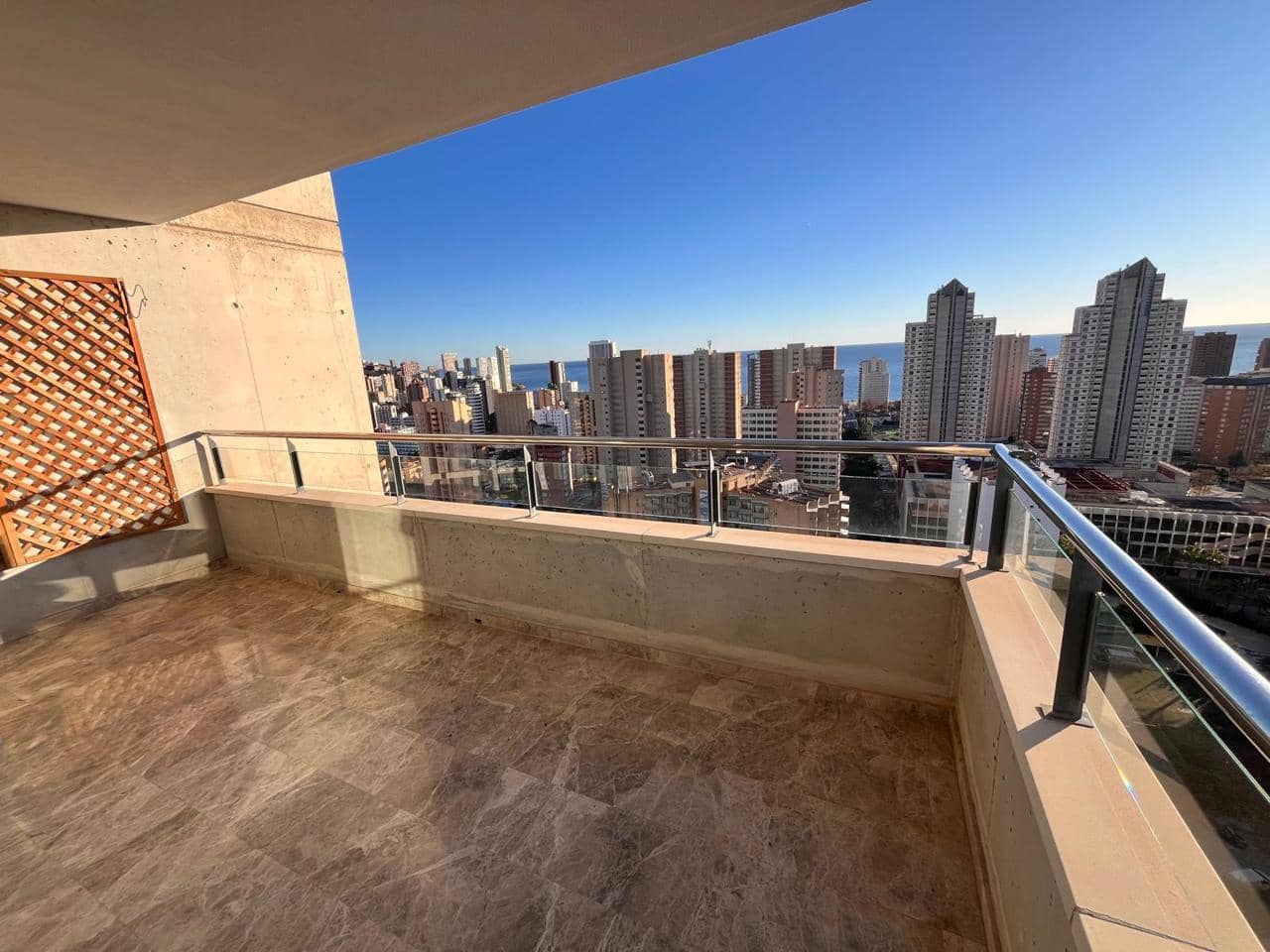 1 bedroom Flat for sale in Benidorm with pool garage - € 250,000 (Ref: 9506449)