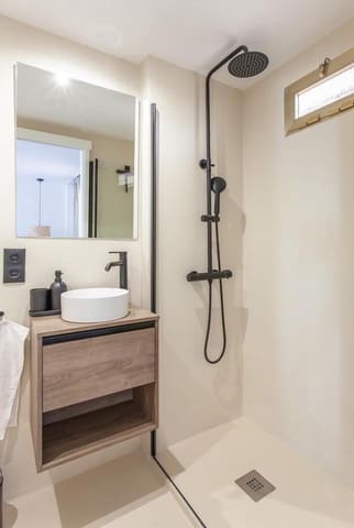 Lejlighed til leje i Benidorm med swimmingpool garage - € 800 (Ref: 9525758)