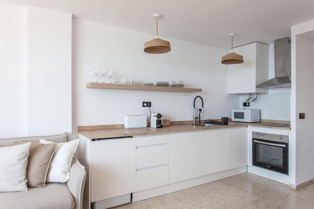 Lejlighed til leje i Benidorm med swimmingpool garage - € 800 (Ref: 9525758)