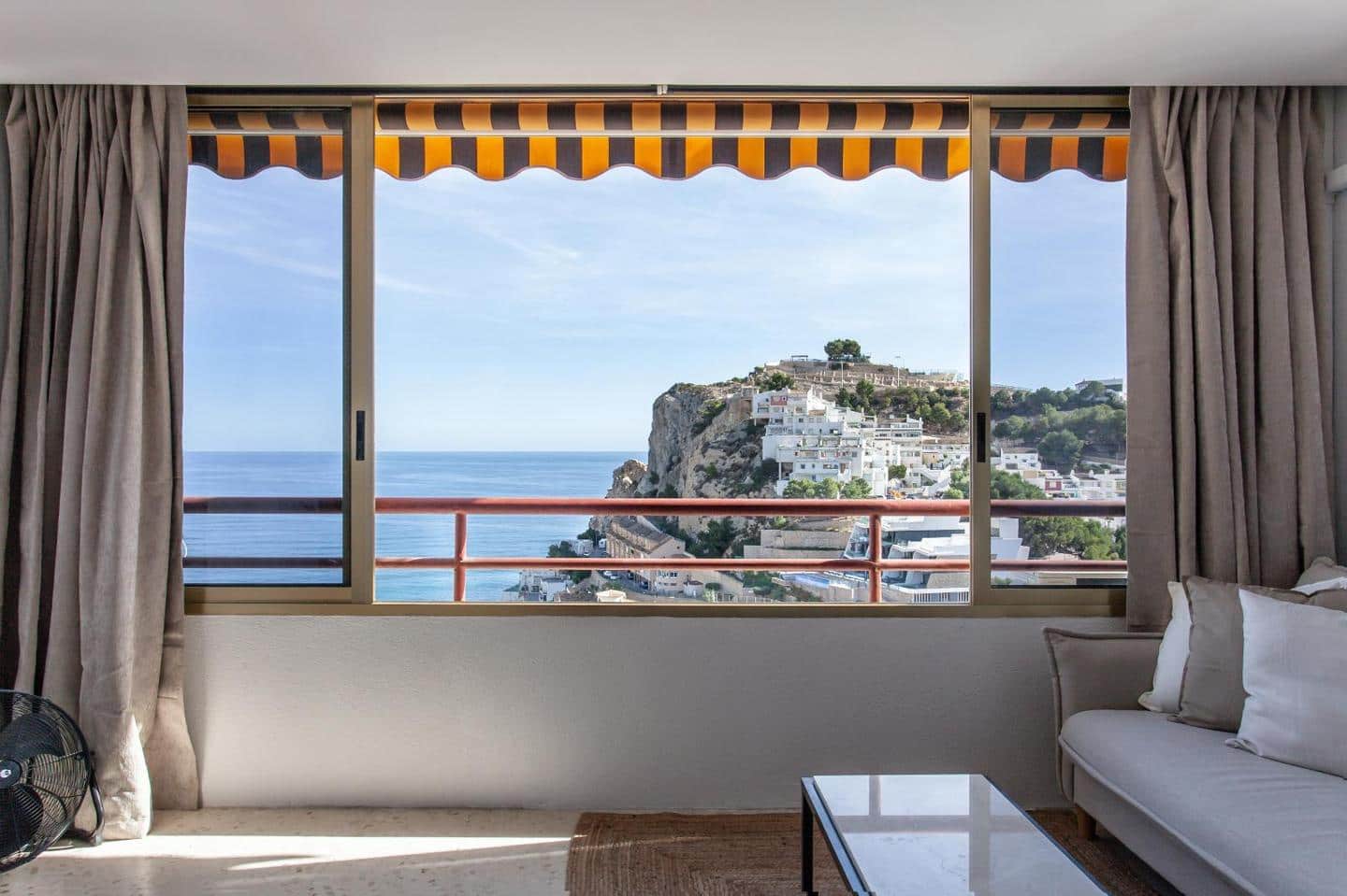 Lejlighed til leje i Benidorm med swimmingpool garage - € 800 (Ref: 9525758)