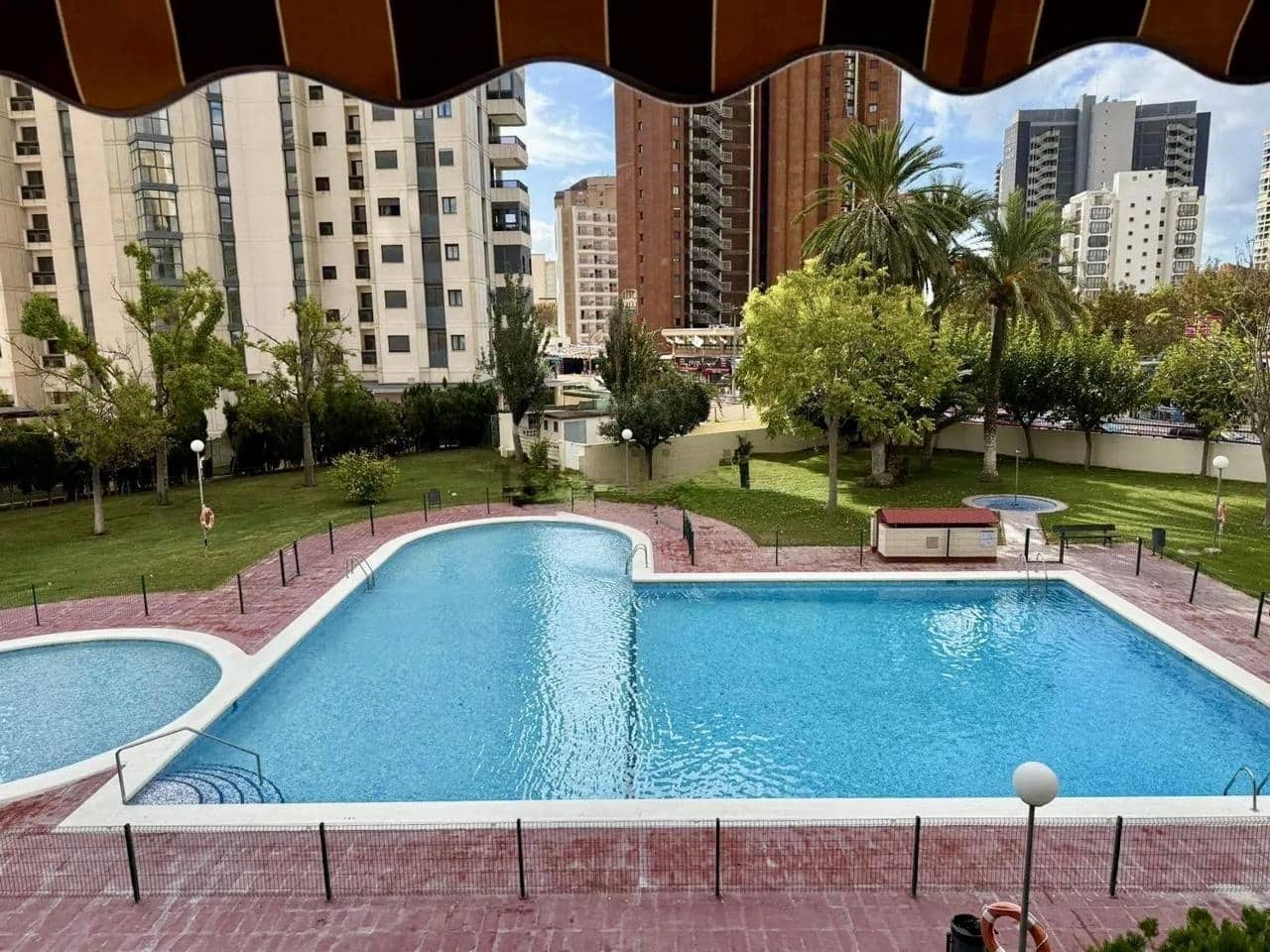 2 sypialnia Mieszkanie na sprzedaż w Benidorm z basenem garażem - 240 000 € (Ref: 9542300)