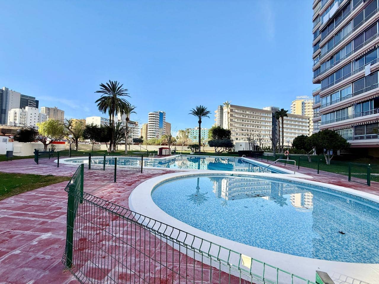 2 sypialnia Mieszkanie na sprzedaż w Benidorm z basenem garażem - 240 000 € (Ref: 9542300)