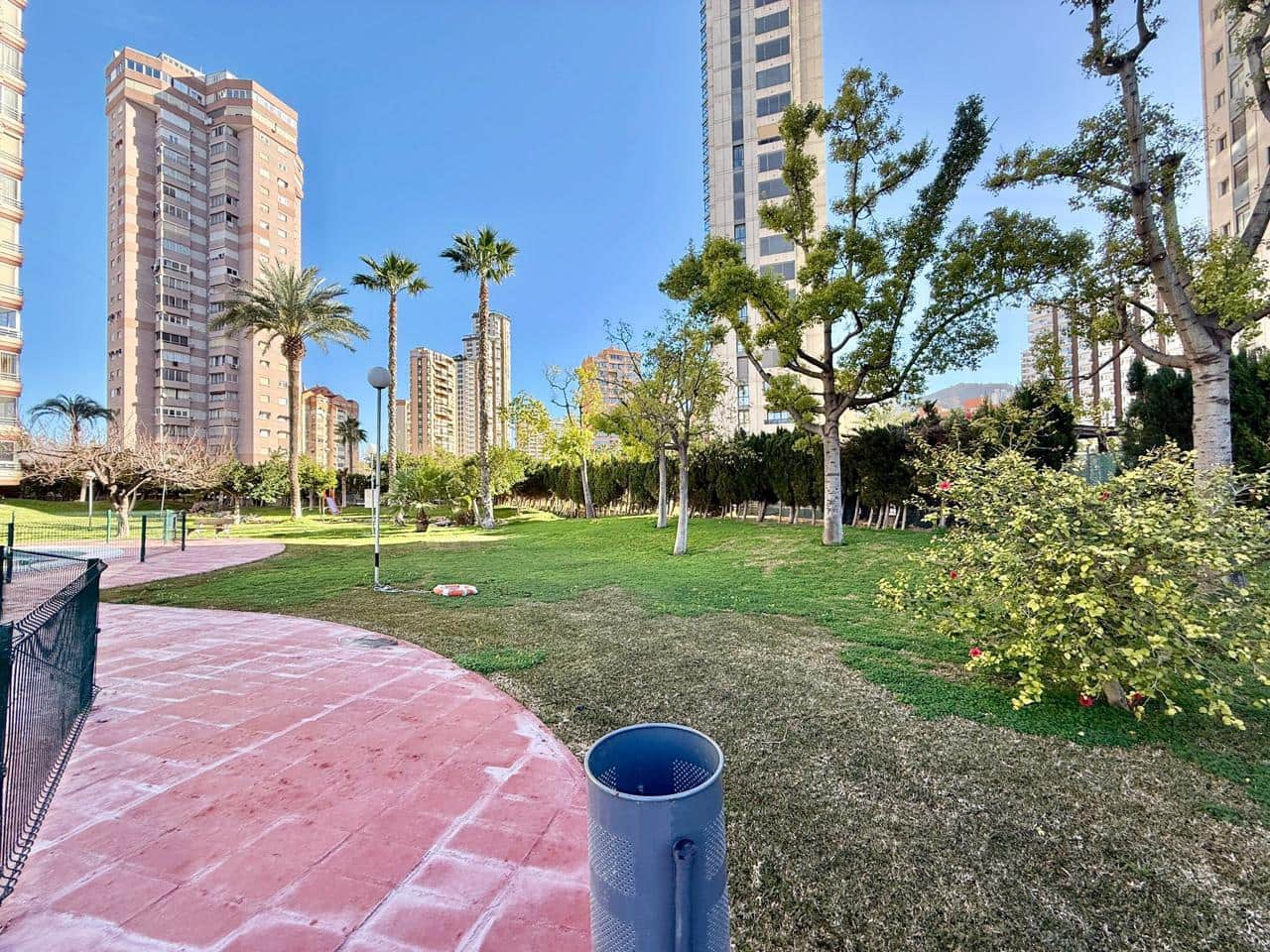 2 sypialnia Mieszkanie na sprzedaż w Benidorm z basenem garażem - 240 000 € (Ref: 9542300)