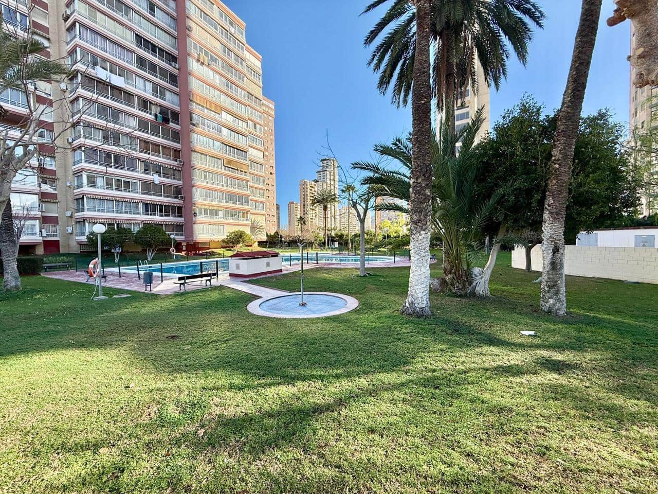 2 sypialnia Mieszkanie na sprzedaż w Benidorm z basenem garażem - 240 000 € (Ref: 9542300)