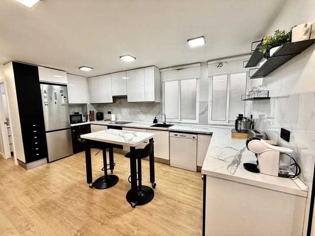 3 camera da letto Appartamento in vendita in Colonia Madrid, Benidorm - 365.000 € (Rif: 9566251)