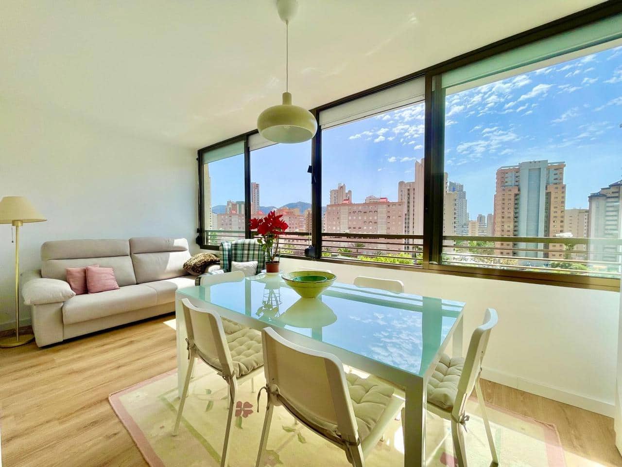 1 soveværelse Lejlighed til salg i Benidorm med swimmingpool - € 212.000 (Ref: 9609957)