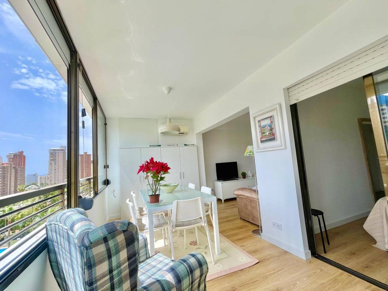 1 soveværelse Lejlighed til salg i Benidorm med swimmingpool - € 212.000 (Ref: 9609957)