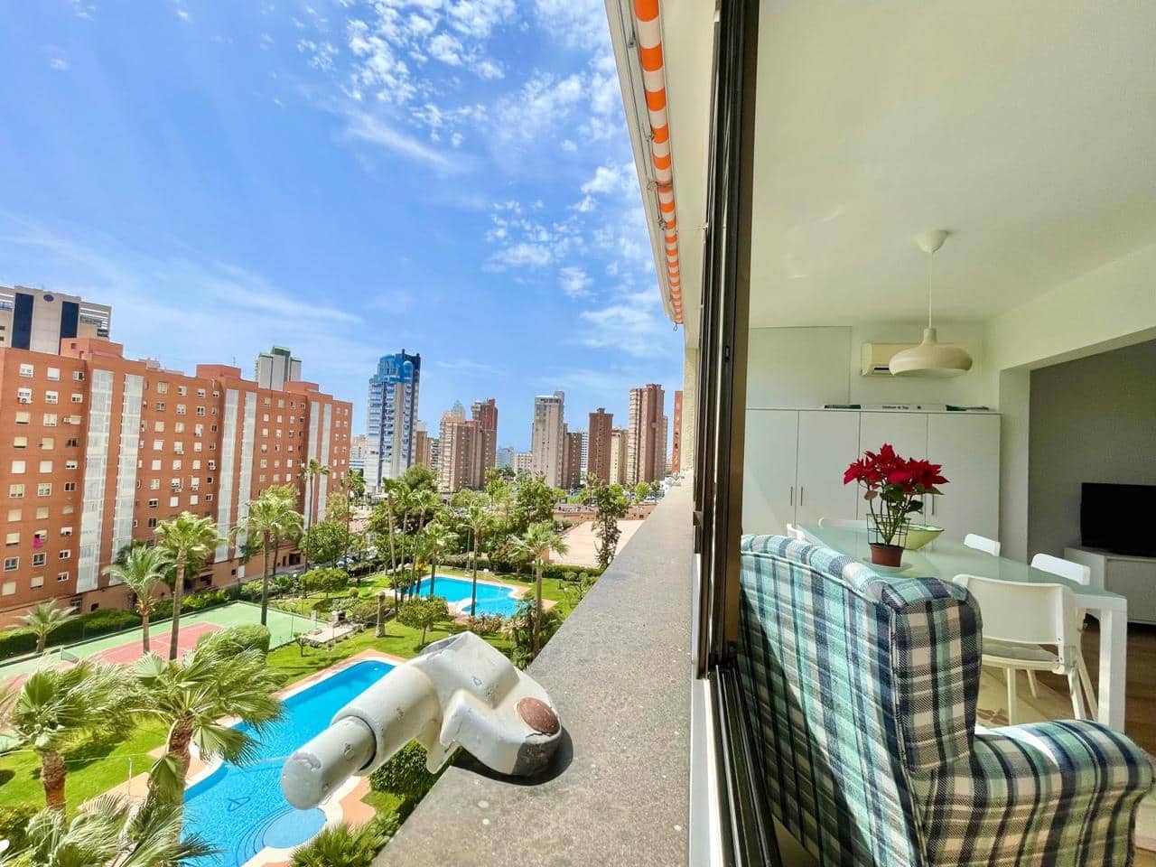 1 soveværelse Lejlighed til salg i Benidorm med swimmingpool - € 212.000 (Ref: 9609957)