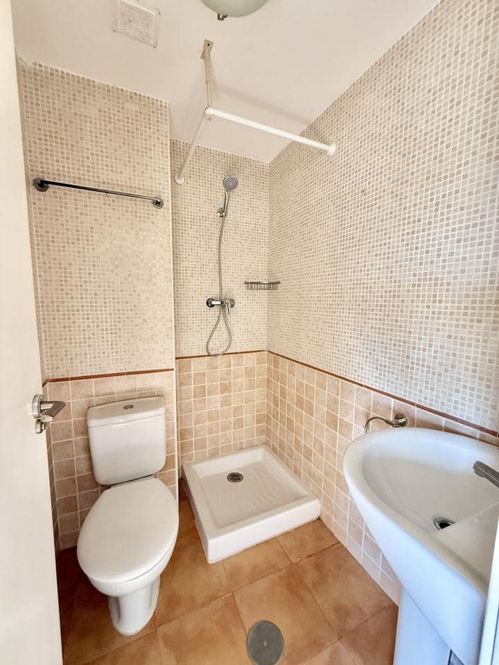 3 sypialnia Willa na sprzedaż w Relleu z basenem garażem - 180 000 € (Ref: 9609958)