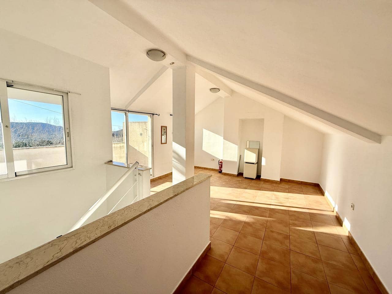 3 sypialnia Willa na sprzedaż w Relleu z basenem garażem - 180 000 € (Ref: 9609958)