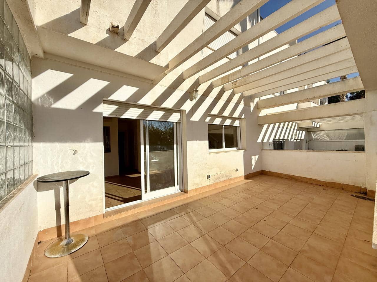 3 sypialnia Willa na sprzedaż w Relleu z basenem garażem - 180 000 € (Ref: 9609958)