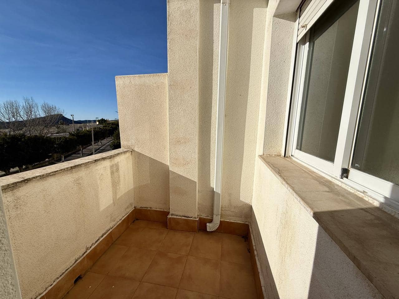 3 sypialnia Willa na sprzedaż w Relleu z basenem garażem - 180 000 € (Ref: 9609958)