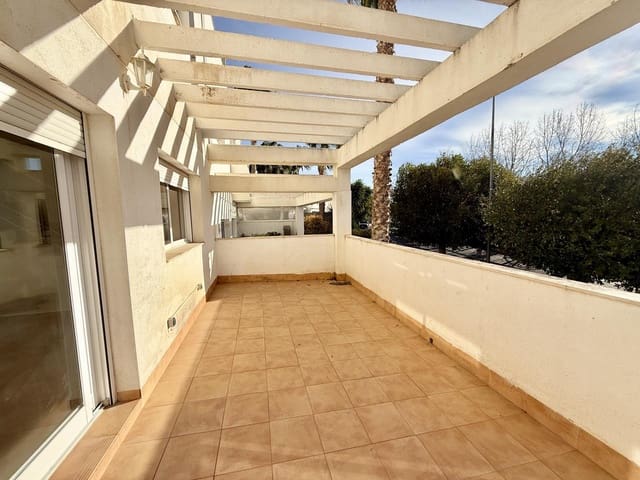 3 sypialnia Willa na sprzedaż w Relleu z basenem garażem - 180 000 € (Ref: 9609958)