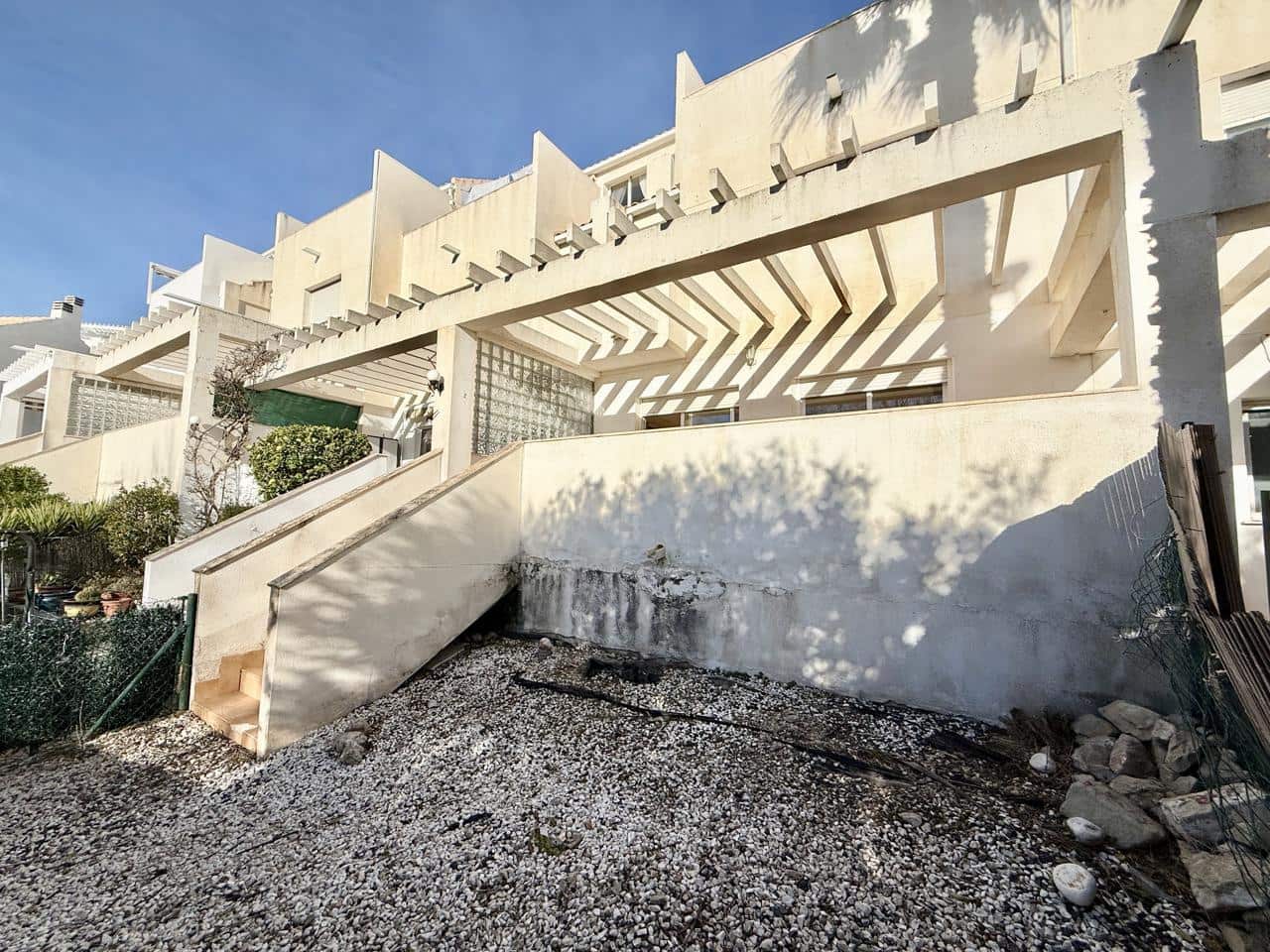 3 sypialnia Willa na sprzedaż w Relleu z basenem garażem - 180 000 € (Ref: 9609958)