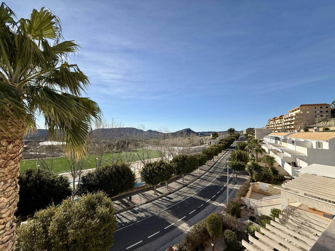 3 sypialnia Willa na sprzedaż w Relleu z basenem garażem - 180 000 € (Ref: 9609958)