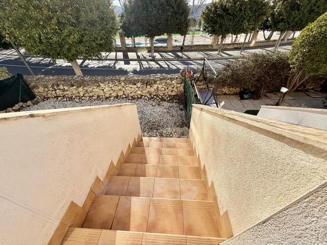 3 sypialnia Willa na sprzedaż w Relleu z basenem garażem - 180 000 € (Ref: 9609958)