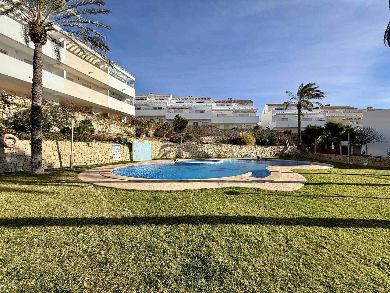 3 sypialnia Willa na sprzedaż w Relleu z basenem garażem - 180 000 € (Ref: 9609958)