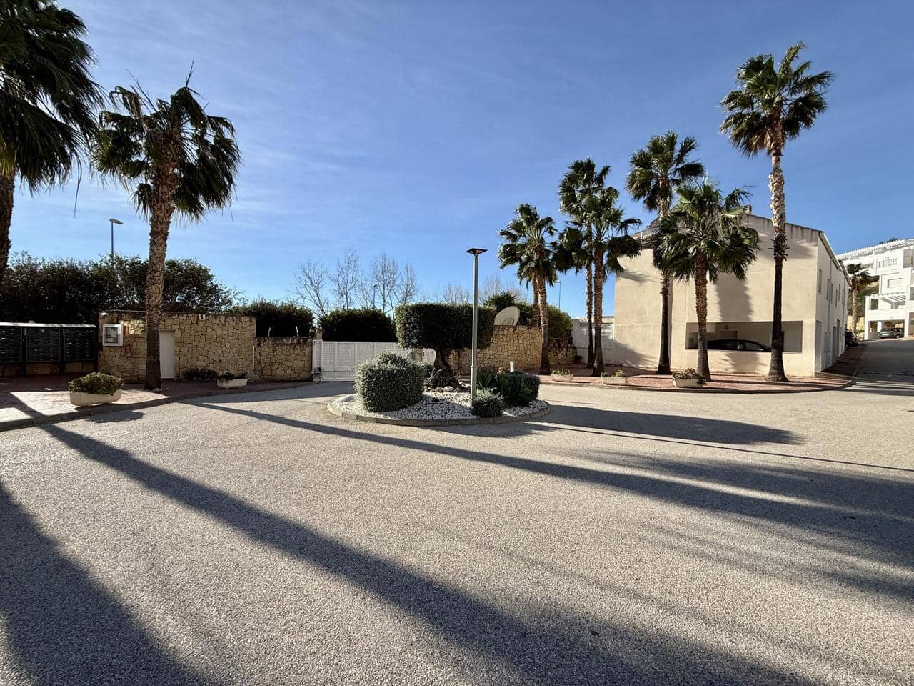 3 sypialnia Willa na sprzedaż w Relleu z basenem garażem - 180 000 € (Ref: 9609958)