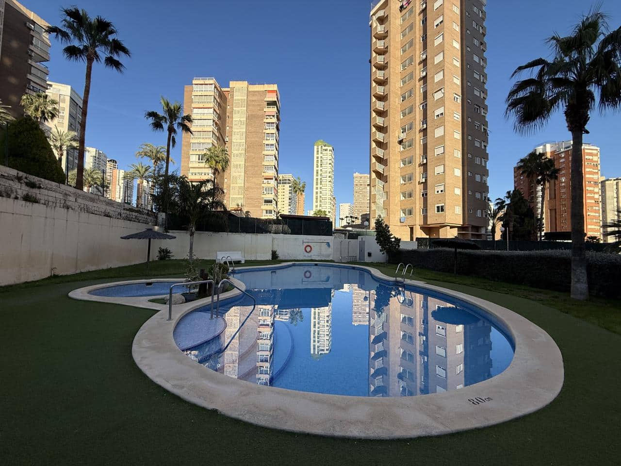 2 soveværelse Lejlighed til salg i Benidorm med swimmingpool garage - € 325.000 (Ref: 9687632)
