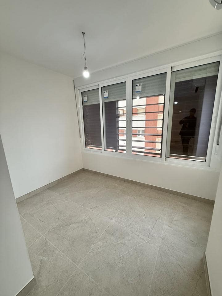 2 bedroom Flat for sale in Benidorm with garage - € 550,000 (Ref: 9715470)