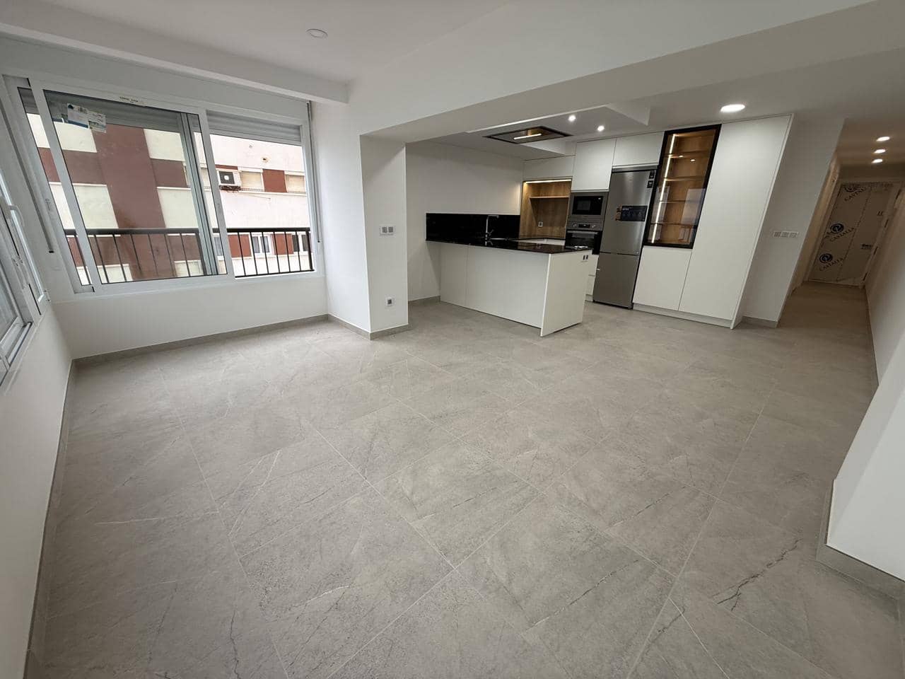 2 bedroom Flat for sale in Benidorm with garage - € 550,000 (Ref: 9715470)