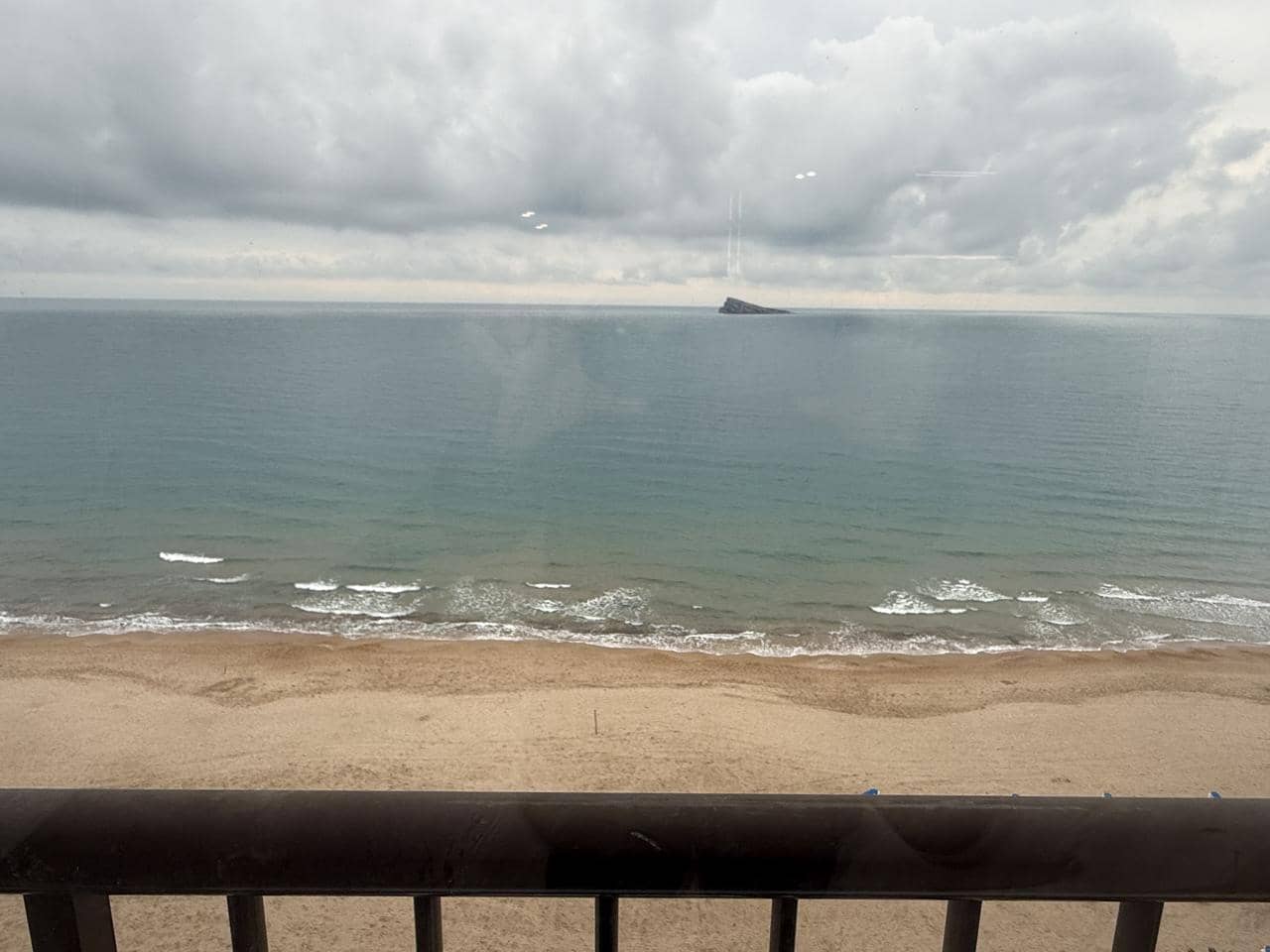 2 bedroom Flat for sale in Benidorm with garage - € 550,000 (Ref: 9715470)