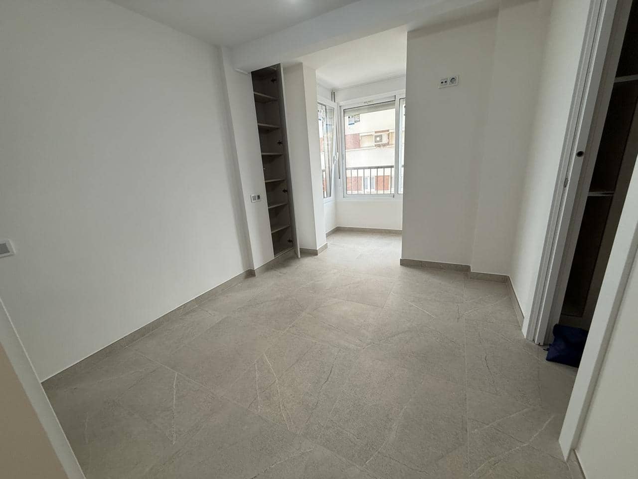 2 bedroom Flat for sale in Benidorm with garage - € 550,000 (Ref: 9715470)