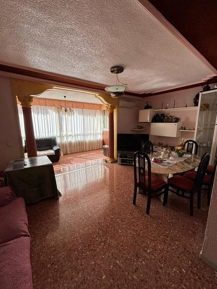Piso de 3 habitaciones en Benidorm en venta con piscina garaje - 312.000 € (Ref: 9768966)