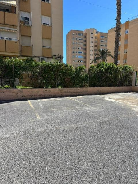 Piso de 3 habitaciones en Benidorm en venta con piscina garaje - 312.000 € (Ref: 9768966)