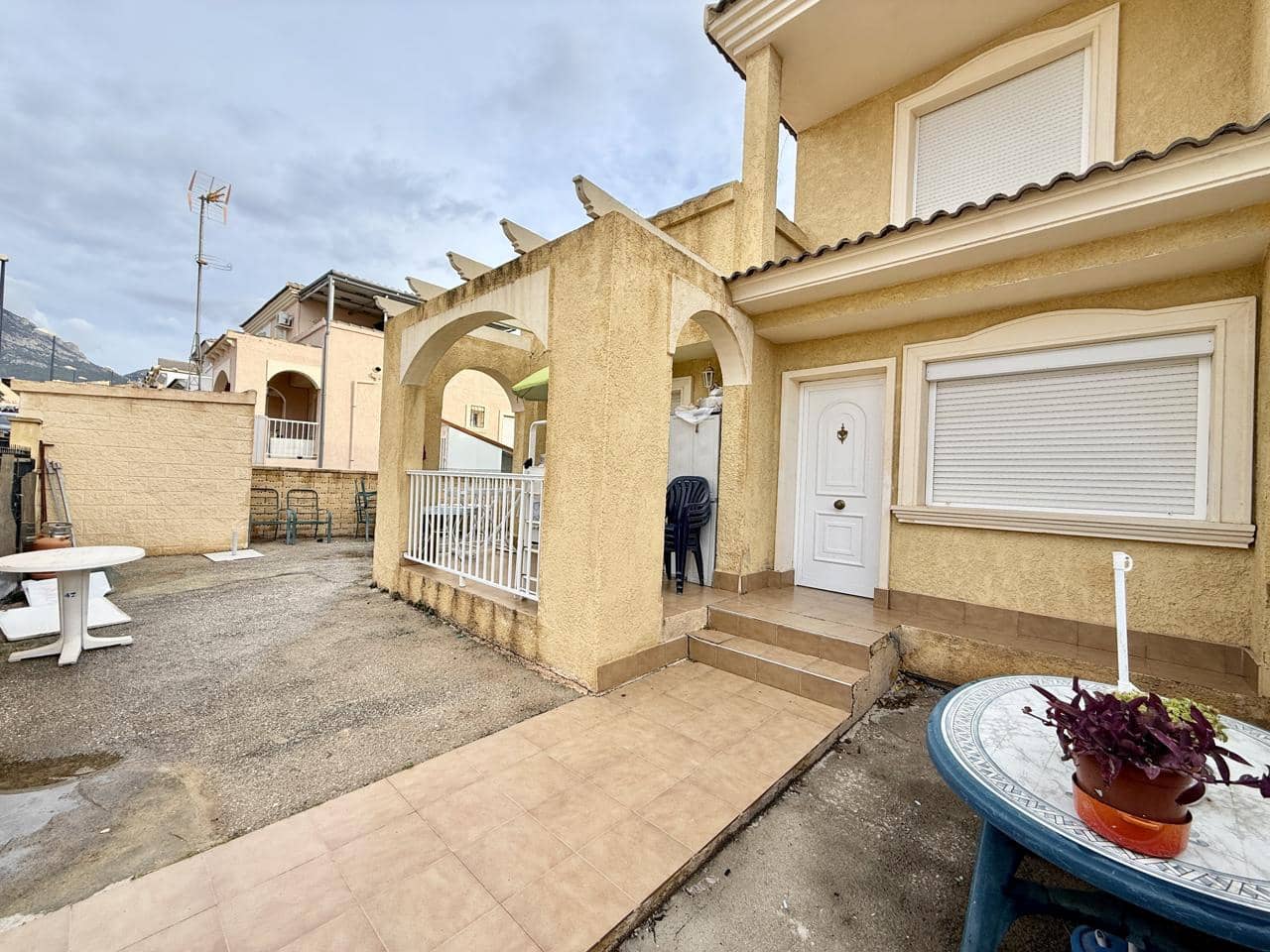 3 soveværelse Villa til salg i La Nucia med garage - € 285.000 (Ref: 9770980)